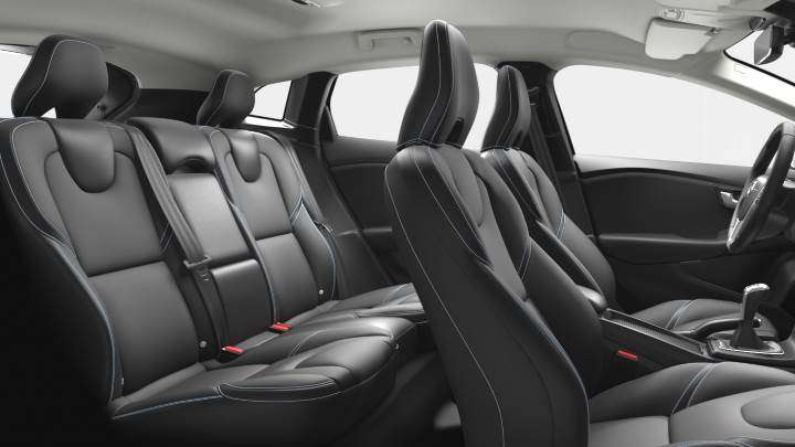 Test Auto Usate: Volvo V40 (2012-2016), Cross Country e Restilyng 2017 12 volvov402016interior