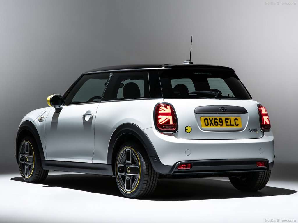 Test Drive: Mini Elettrica, sempre modaliola, autonomia adatta alla città 26 Mini Cooper SE 2020 1024 bf