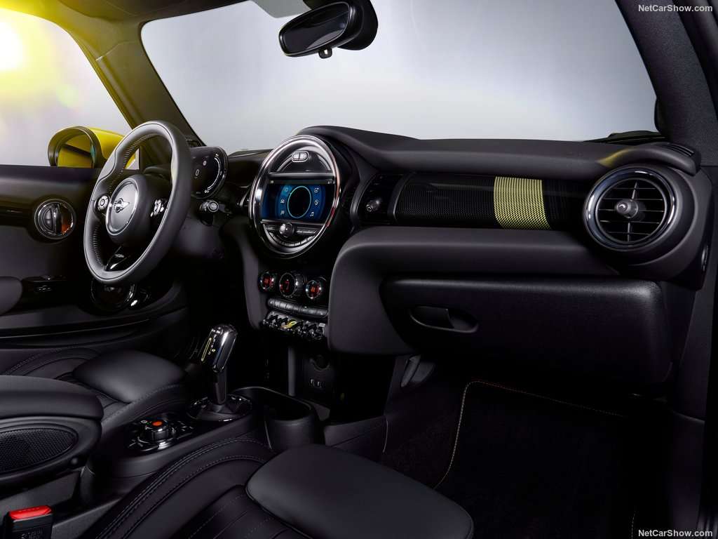 Test Drive: Mini Elettrica, sempre modaliola, autonomia adatta alla città 22 Mini Cooper SE 2020 1024 ca