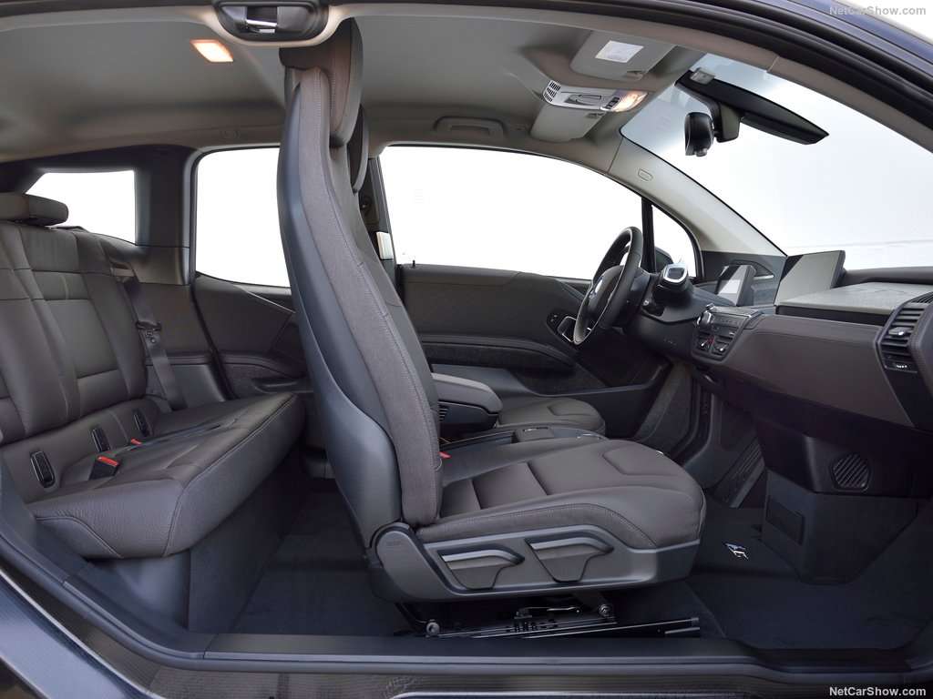 TEST DRIVE: BMW i3S 184cv, migliorano le prestazioni 4 BMW i3s 2018 1024 87