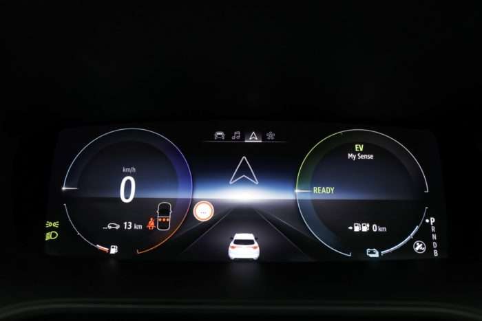 Test Drive: Renault Megane SporTour E-Tech Plug In R.S. Line 160cv. 3 Renault Megane e Tech col restyling arriva librida plug in 3 700x467 1