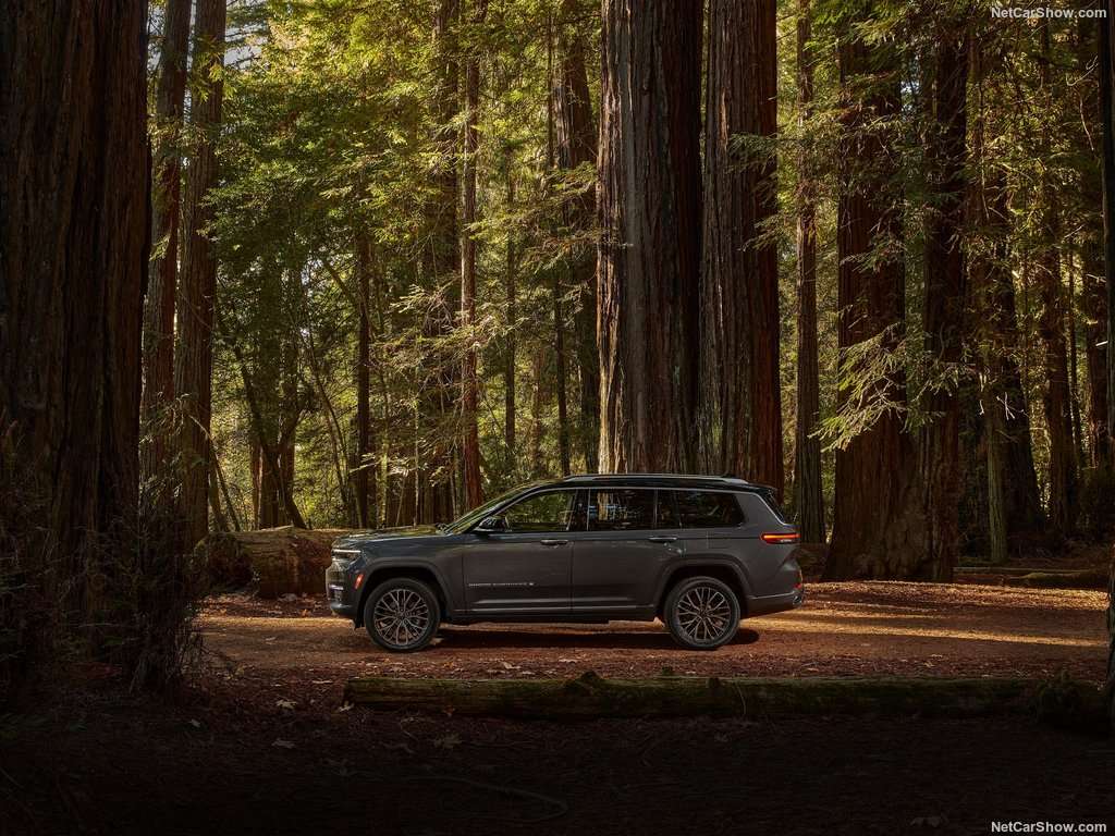 Jeep: Grand Cherokee L sette posti per il mercato USA in attesa della versione europea 6 Jeep Grand Cherokee L 2021 1024 26