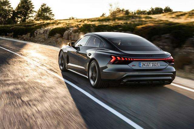 Audi: La e-Tron GT, Gran Turismo elettrica. 2 small 3 1