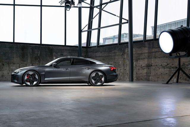 Audi: La e-Tron GT, Gran Turismo elettrica. 5 small 5