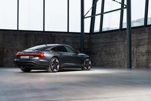 Audi: La e-Tron GT, Gran Turismo elettrica. 4 small 6 1