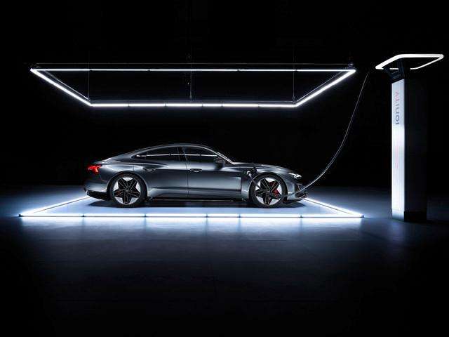 Audi: La e-Tron GT, Gran Turismo elettrica. 6 small