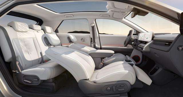 Hyundai: La Ioniq 5 ridefinisce gli standard per le auto elettriche. 2 small 9