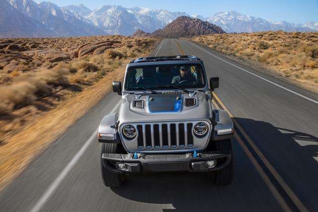 Jeep: WRANGLER 4XE PLUG-IN HYBRID 1 small 2 2