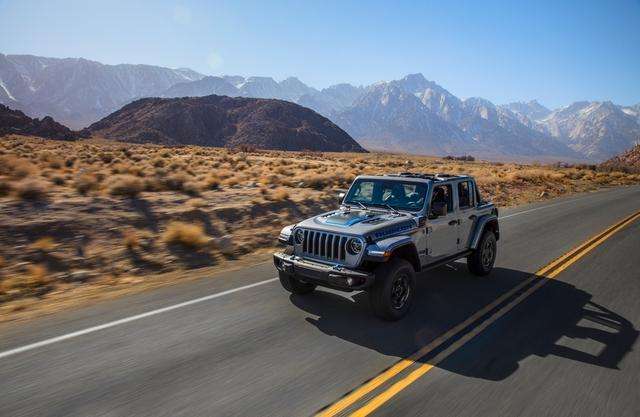 Jeep: WRANGLER 4XE PLUG-IN HYBRID 2 small 3 2