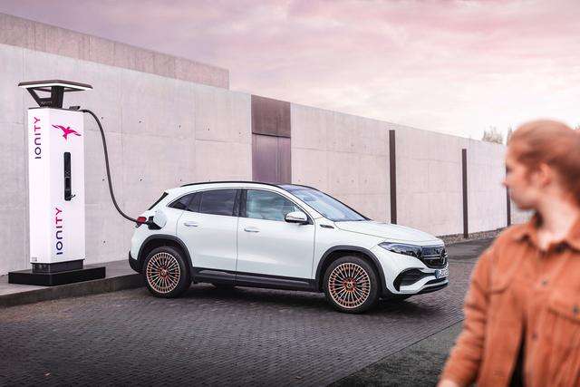 Mercedes: EQA la porta di ingresso al mondo EQ full elettrico 9 small 32