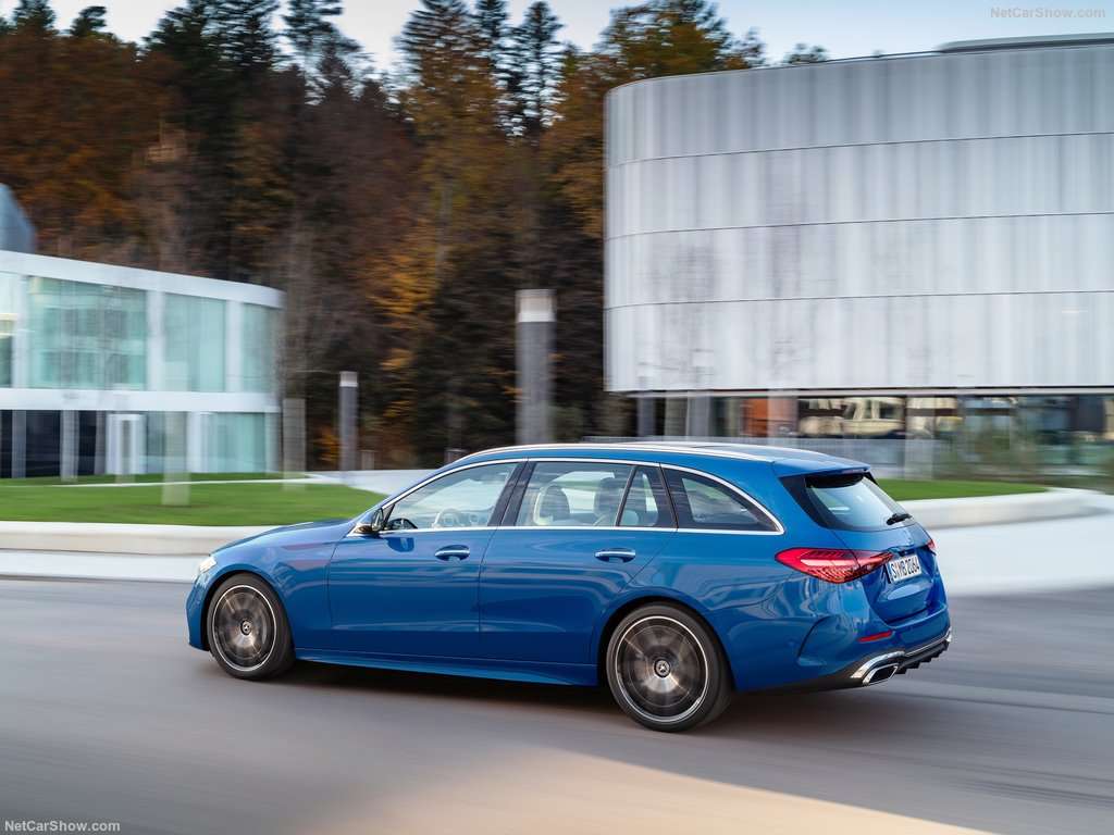 Mercedes-Benz: Nuova Classe C, ritorno al vertice 10 Mercedes Benz C Class Estate 2022 1024 19