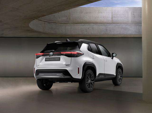 Toyota: Yaris Cross il B-SUV ibrido anche i-AWD 1 small 25