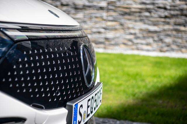 Mercedes-EQ: EQS il top del lusso elettrico 3 small 50