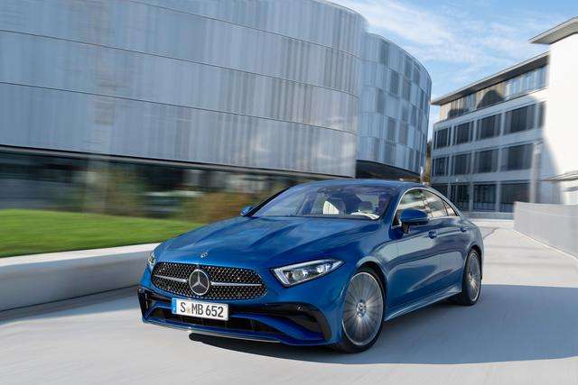 Mercedes-Benz: Si rinnova la coupè 4 porte CLS 2 small 4