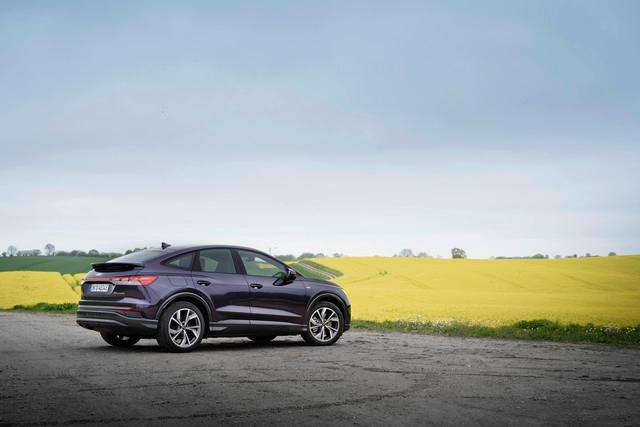 Audi: Q4 e-tron anche Sportback, la sportiva 4 small 61