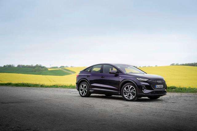 Audi: Q4 e-tron anche Sportback, la sportiva 5 small 62