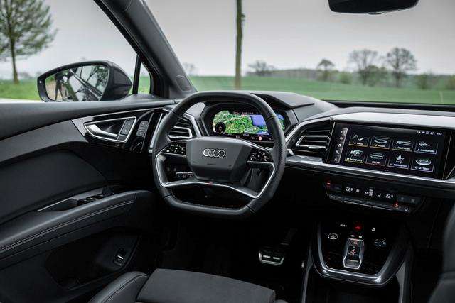 Audi: Q4 e-tron anche Sportback, la sportiva 6 small 63