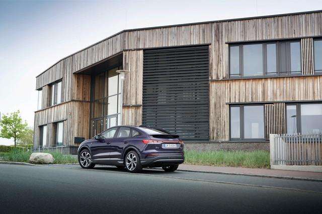 Audi: Q4 e-tron anche Sportback, la sportiva 7 small 92