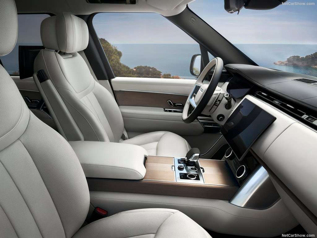 Range Rover: Più lusso e tecnologia per la V generazione 3 Land Rover Range Rover 2022 1024 2d