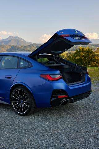 BMW: Nuova i4, la berlina Gran Coupè elettrica 7 small 49