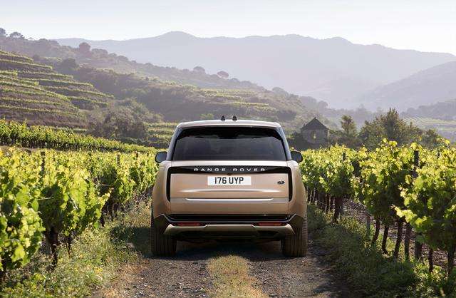 Range Rover: Più lusso e tecnologia per la V generazione 5 small 7 1