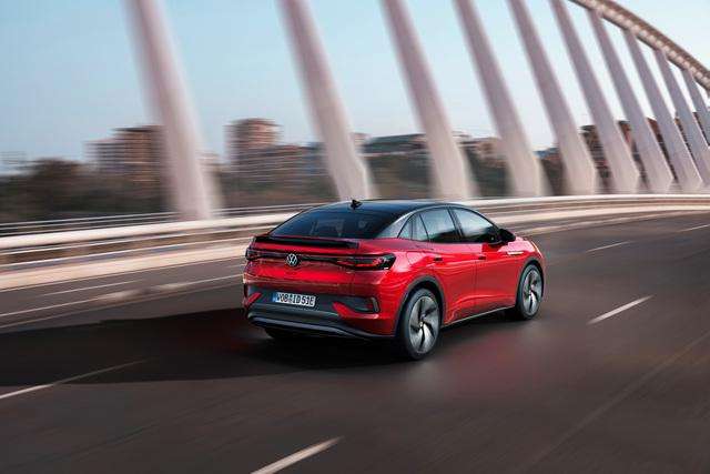 Volkswagen: Nuova ID.5 e ID.5 GTX, l'elettrica sportiva 3 small 4