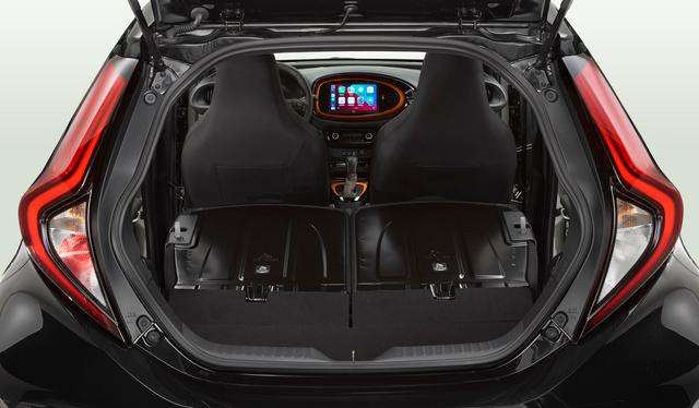 Toyota: Nuova Aygo X, city crossover 3 small 17