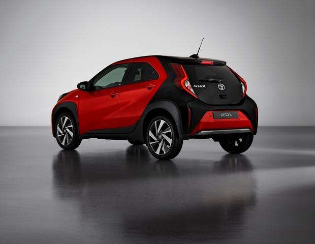 Toyota: Nuova Aygo X, city crossover 1 small 2