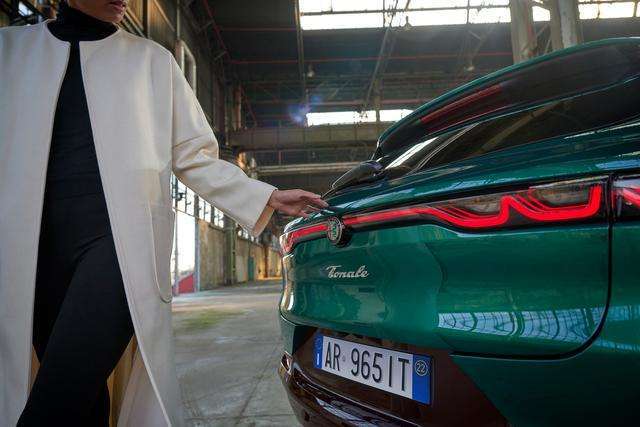 Alfa Romeo: Tonale Hybrid “EDIZIONE SPECIALE” 6 small 5