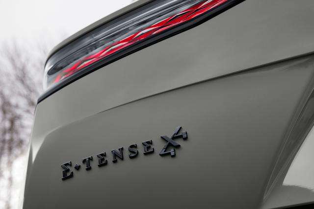 DS: Nuova DS7 Crossback, anche E-Tense 4x4 da 360cv 8 small 15