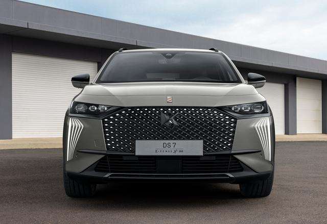 DS: Nuova DS7 Crossback, anche E-Tense 4x4 da 360cv 10 small 16