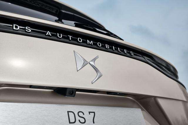 DS: Nuova DS7 Crossback, anche E-Tense 4x4 da 360cv 2 small 8
