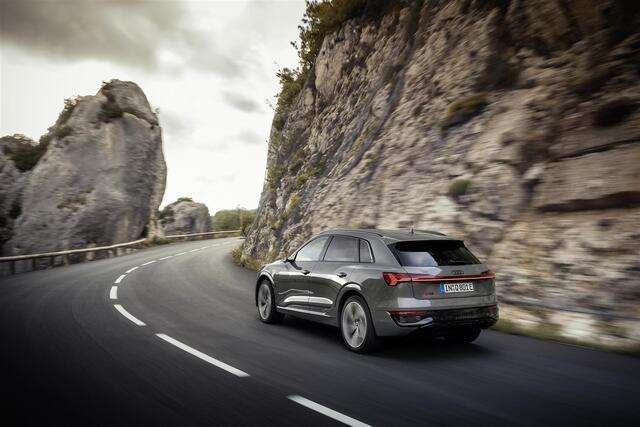 Audi: Q8 50 e-tron da 340 CV e 55 e-tron da 408 CV 1 small 2