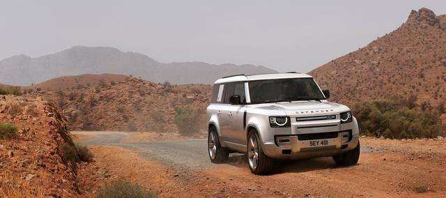 Land Rover Defender 130,inarrestabile otto posti 1 small 14