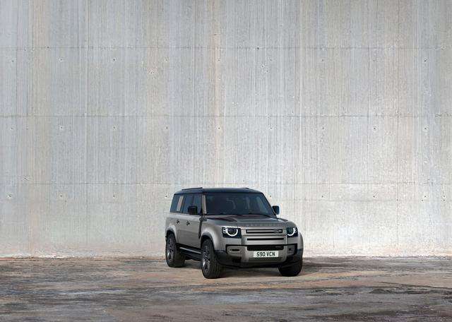 Land Rover Defender 130,inarrestabile otto posti 12 small 4