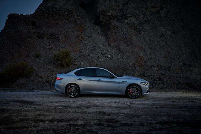Alfa Romeo: Nuova Giulia e Stelvio 4 small 8