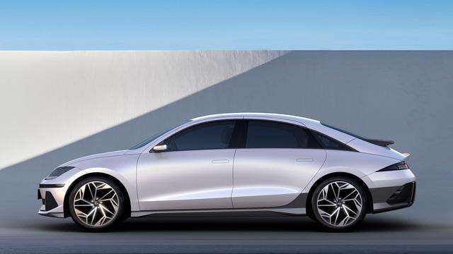 Hyundai Ioniq 6, elettrica sempre più accessibile 10 small 1