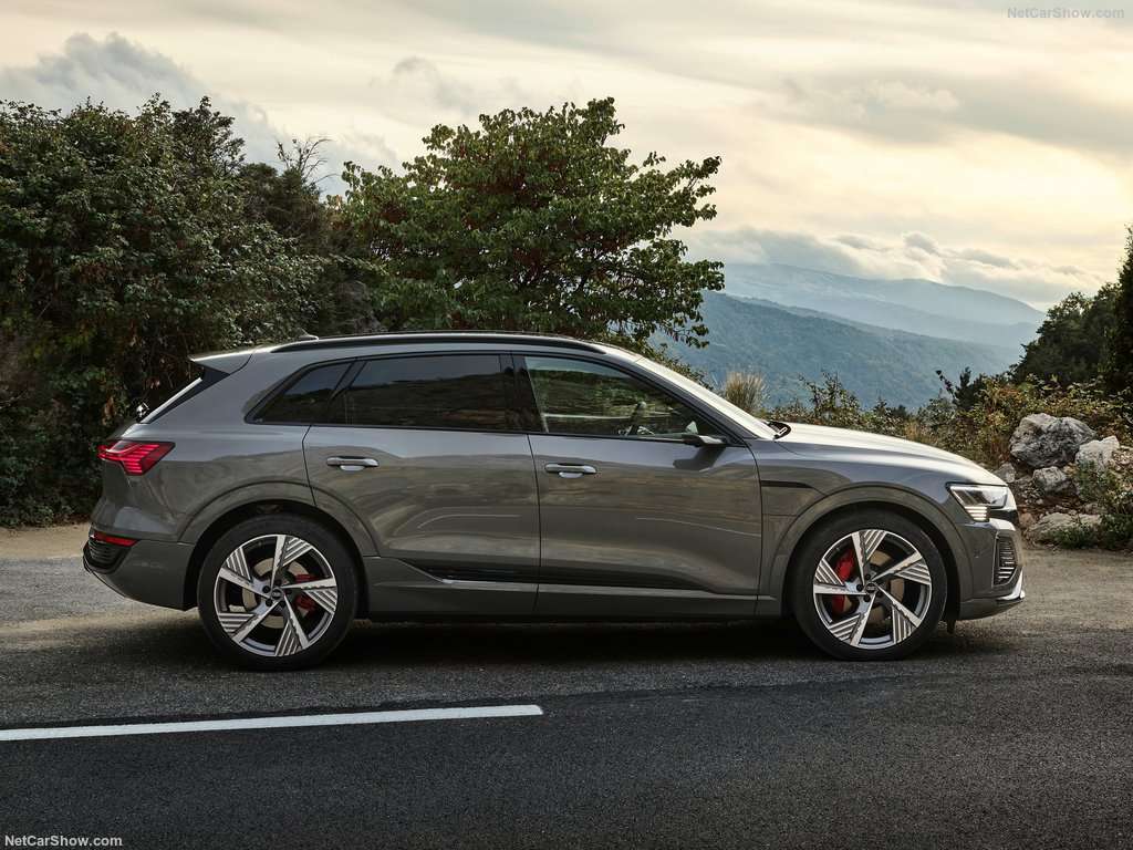 Guida all'acquisto: Audi Q8 E-Tron, BMW iX, Mercedes EQE SUV, Volvo EX90 1 Audi Q8 e tron quattro 2024 1024 0f