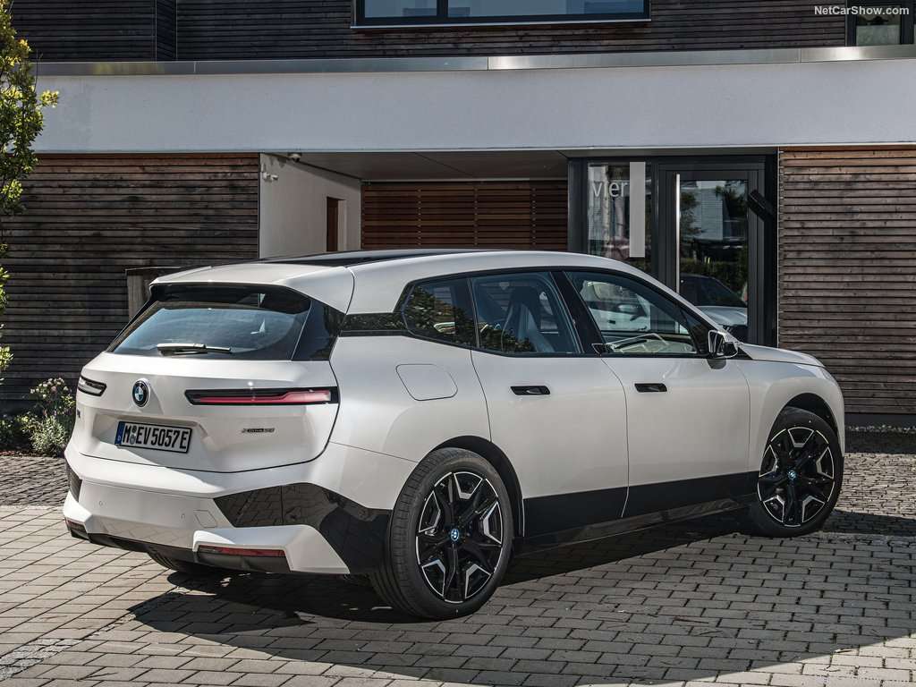Guida all'acquisto: Audi Q8 E-Tron, BMW iX, Mercedes EQE SUV, Volvo EX90 2 BMW iX xDrive50 2022 1024 1e