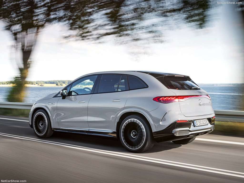 Guida all'acquisto: Audi Q8 E-Tron, BMW iX, Mercedes EQE SUV, Volvo EX90 9 Mercedes Benz EQE53 AMG SUV 2024 1024 13