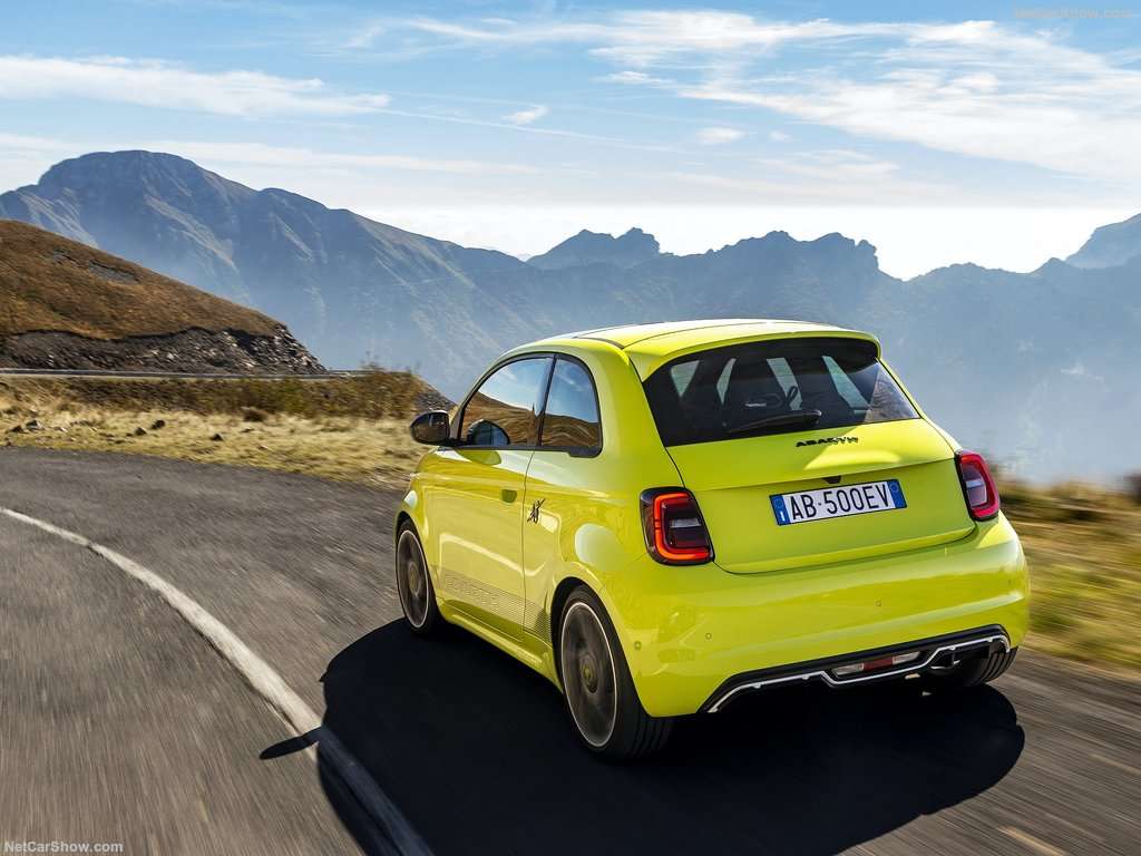 Abarth: 500e, 42kWh, Edizione Lancio Scorpionissima 3 Fiat 500e Abarth 2023 1024 12
