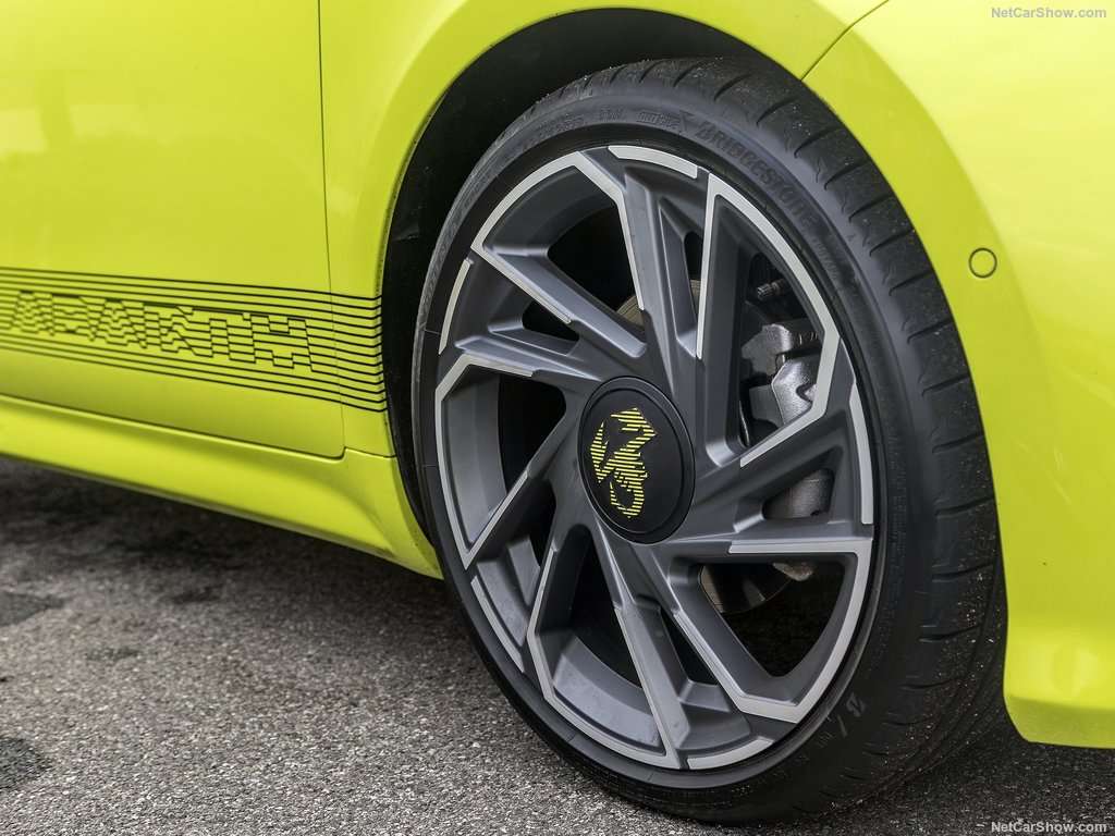 Abarth: 500e, 42kWh, Edizione Lancio Scorpionissima 1 Fiat 500e Abarth 2023 1024 29