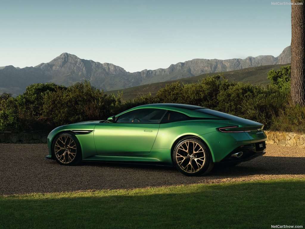 Aston Martin DB12 2024 1024 0c 1