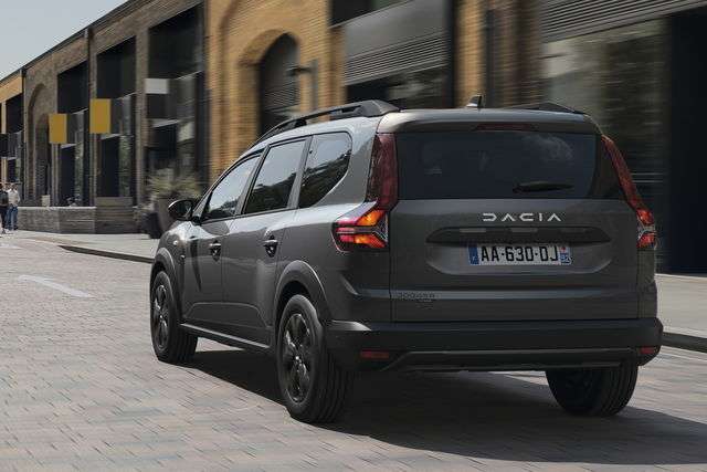 Dacia: Jogger Full Hybrid 140cv sette posti 1 dacia jogger 140 1