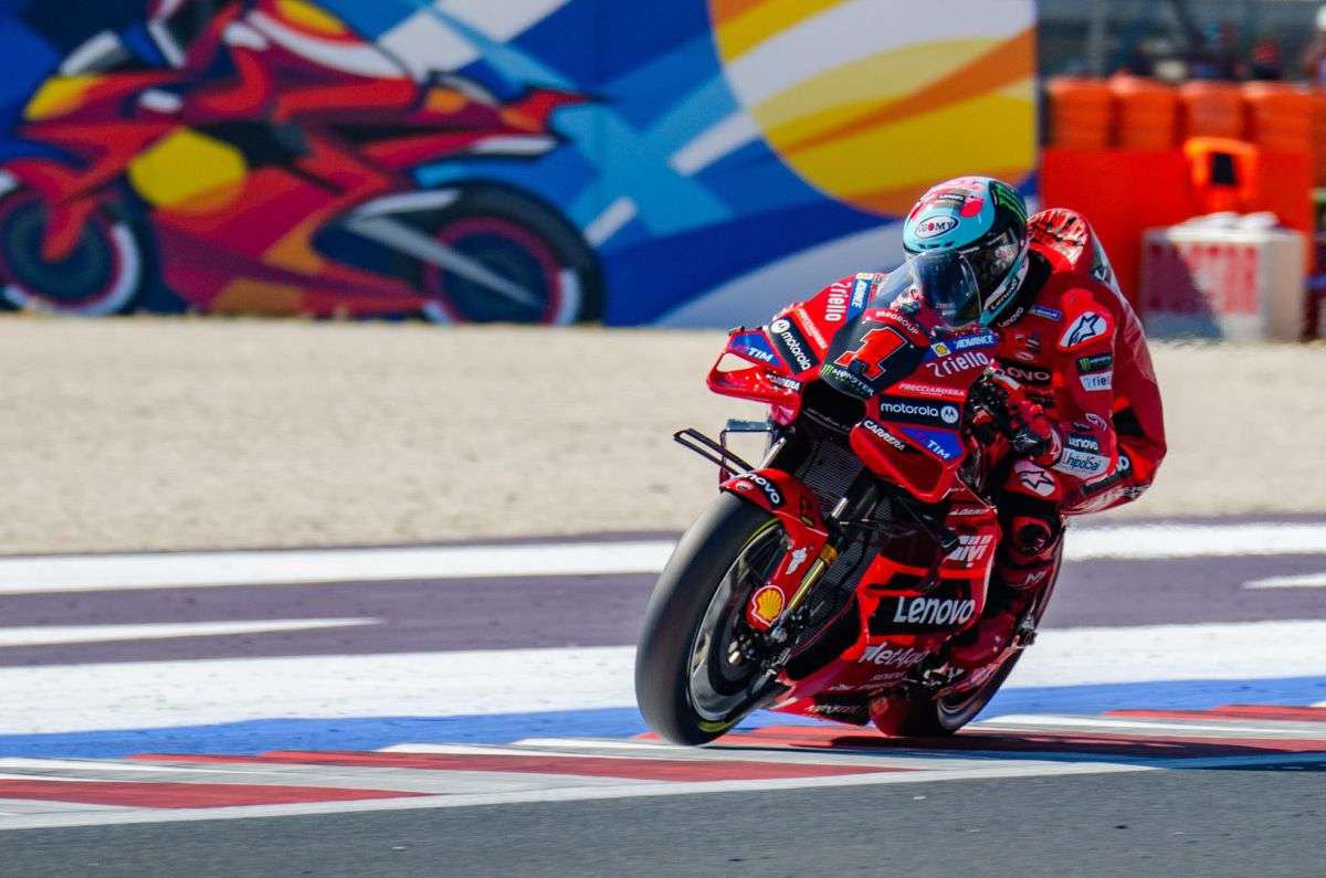 A Misano tripudio Ducati: trionfo di Martin ma anche di Bagnaia, terzo al traguardo. 49 ITA1735