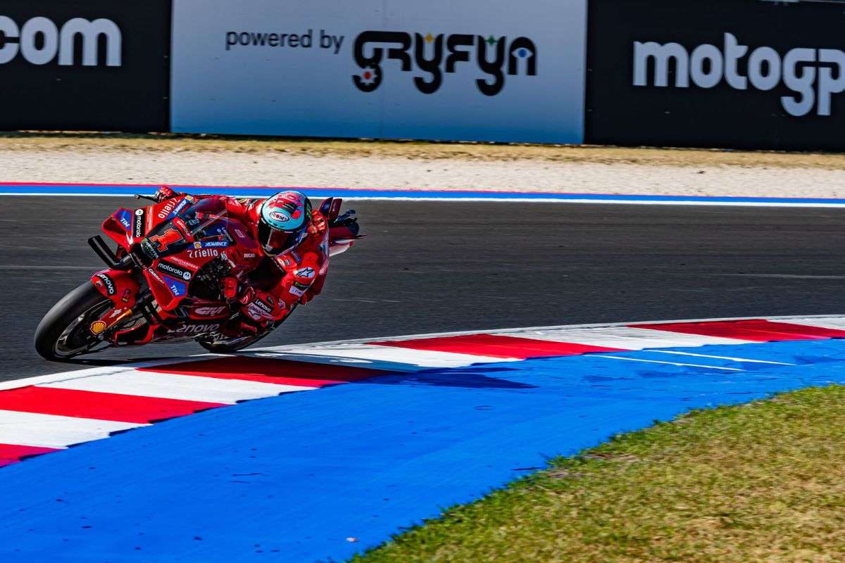 A Misano tripudio Ducati: trionfo di Martin ma anche di Bagnaia, terzo al traguardo. 19 ITA 8495
