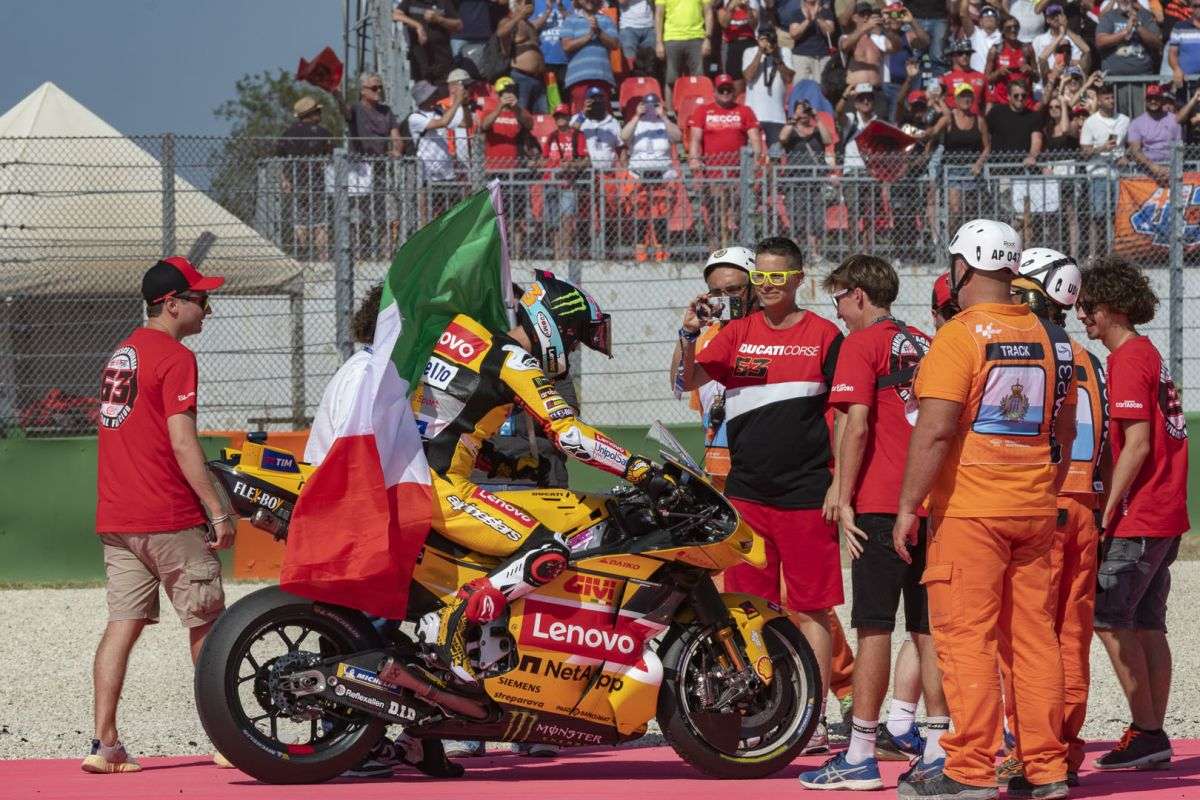 A Misano tripudio Ducati: trionfo di Martin ma anche di Bagnaia, terzo al traguardo. 2 ITA 9681