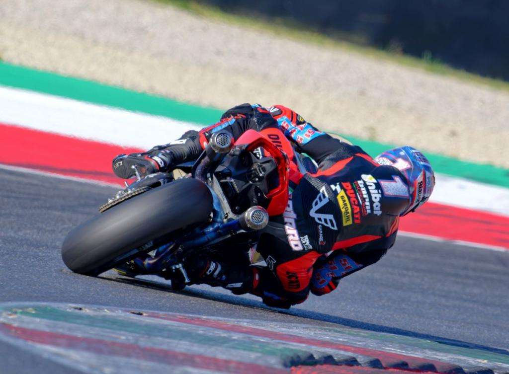 CIV Mugello: assolo di Pirro tra le colline toscane 2 SBK 01 03