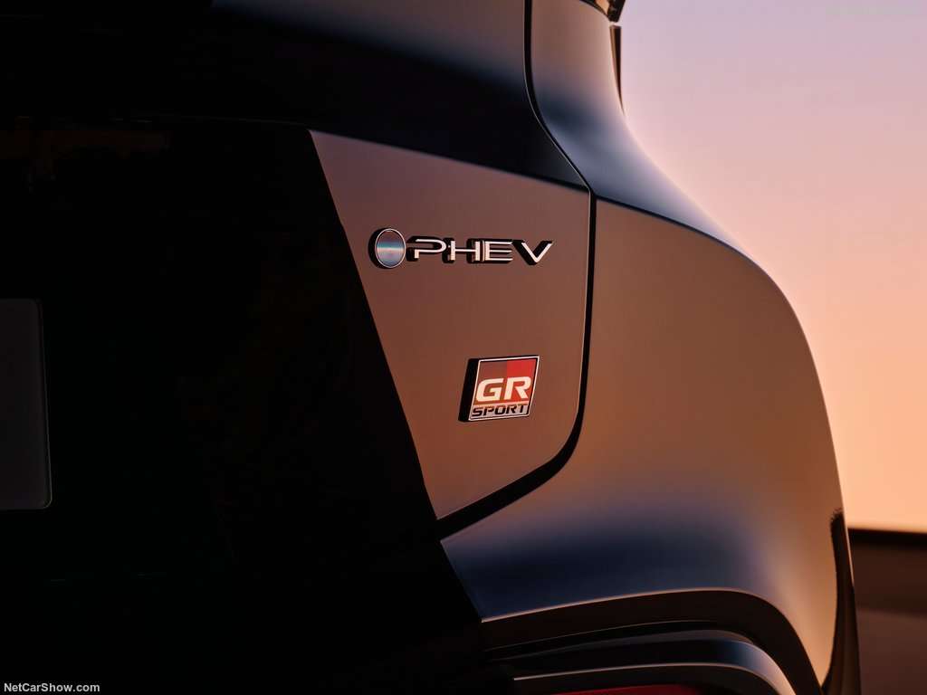 Toyota: Nuovo CH-R, nuovi propulsori ibridi e più connessa 7 Toyota C HR 2024 1024 22