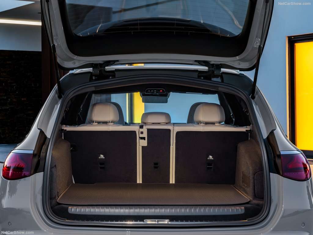 Mercedes-Benz: Nuova Classe E SW, più sportiva ma sempre funzionale 2 Mercedes Benz E Class Estate 2024 1024 28